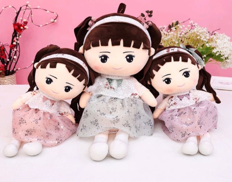 Búp bê đầm hồng